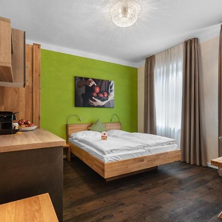 Schieners Hotel & Apfelhof Apartments Wemding ภายนอก รูปภาพ
